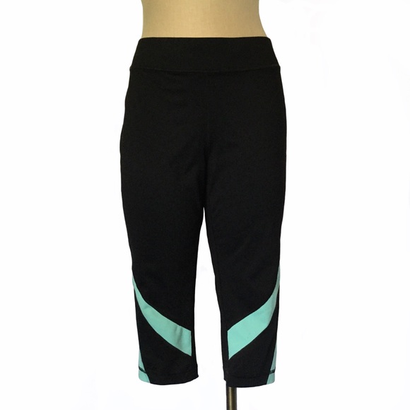 FILA Athletic Workout Skimmers/Capris! - Picture 1 of 7